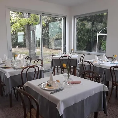 Le Querce 3* Senigallia