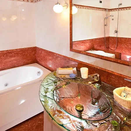 Le Querce Hotell 3*