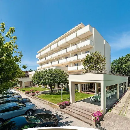 Le Querce 3*